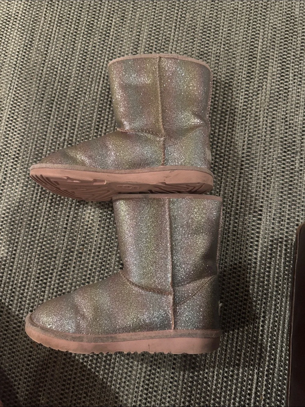Uggs Kids Classic Glitter Boots in Metallic Rainbow, size 4